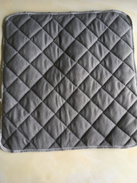 Square Quilted Oil Absorbent Mat in grey color with needle punch nonwoven interlining