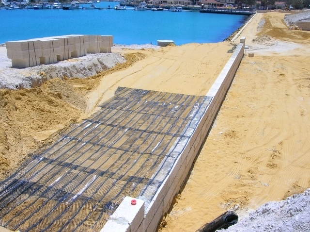 HDPE Uniaxial Geogrid For Retaining Wall and Slope reinforcement from 60KN/M to 300KN/M 2